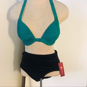 💥HOST PICK “💥❤️2/$15.00❤️Black undies and Green bikini top